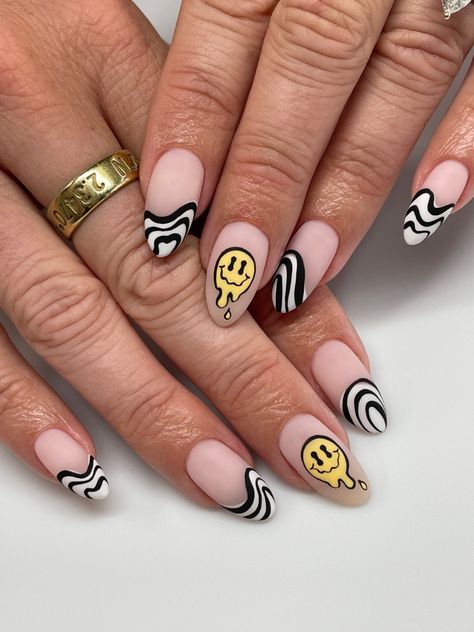 #trippynails #summernails #smileynails #meltingsmileyface #blackandwhitenails Trippy Almond Nails Designs, Hipster Nail Designs, Trippy Aesthetic Nails, Funky Festival Nails, Trippy Almond Nails, Doodle Nails Art Designs, Post Malone Nails Ideas, Music Festival Nail Ideas, Drippy Smiley Face Nails