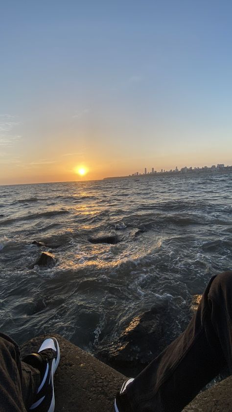 Beach Snapchat Stories, Mumbai Snapchat, Sunset Snapchat, Fake Snapchat Streak, Mumbai Sunset, Mumbai Snap, Arabian Nights Aesthetic, Seaside Aesthetic, Iphone Wallpaper Planets