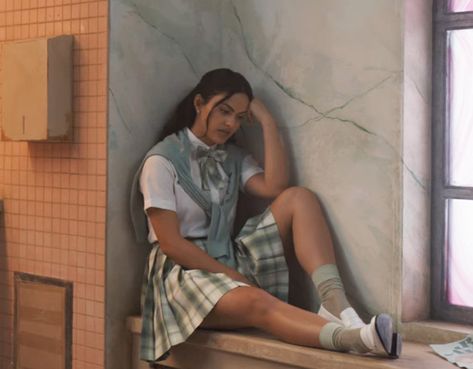 The colors of the school uniforms are SO satisfying. Do Revenge Uniform Aesthetic, Revenge Hairstyles, Camila Mendes Do Revenge, Drea Torres Do Revenge, Revenge Fits, Do Revenge Outfits, Drea Torres, Do Revenge, Tv Costume