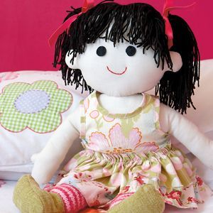 14 Ultra-Cute Homemade Rag Doll Tutorials Rag Doll Tutorial, Diy Rag Dolls, Homemade Dolls, Rag Doll Pattern, Sewing Dolls, Doll Tutorial, Sewing Toys, Soft Dolls, Diy Fabric