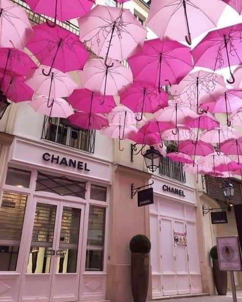 Pink London Aesthetic, 2024 Vision Board Aesthetic Pictures Pink, Pink Chanel Wallpapers, Pink Chanel Aesthetic, Paris Pink Aesthetic, Paris Aesthetic Pink, Pink Paris Aesthetic, Neutral Pink Aesthetic, Month Aesthetic