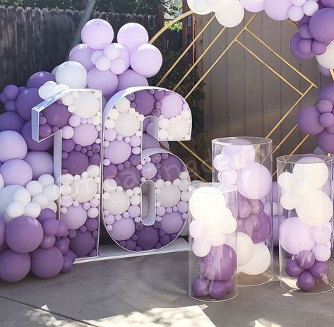 Birthday Party Paper Decorations, Lila Party, Graduation Party Themes, Purple Balloons, Purple Birthday, Rainbow Balloons, Birthday Balloon Decorations, Birthday Party Theme Decorations, Deco Originale