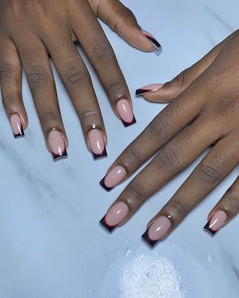 𝓕𝓻𝓮𝓷𝓬𝓱 𝔀𝓲𝓽𝓱 𝓪 𝓽𝔀𝓲𝓼𝓽 💖 If you want a different look to your regular french tips, just add an outline and experience the magic 🪄 Effortlessy gorgeous 🥰 #frenchmanicure #minimalistnails #classynails #nailtechinogba #enailhaven #nailinspo #ogbanails Short French Tip Acrylic Nails Fall, French Tip Acrylic Nails Fall, French Tip With Color, Deep French Nails, French Tip Acrylic Nails, Glow Nails, Short Acrylic, Short Acrylic Nails Designs, French Tips