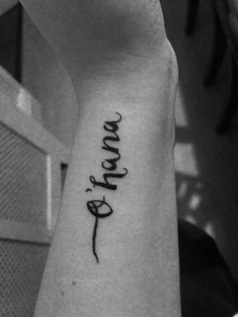 O'hana mean family, family means no one gets left behind. #tattoo #lilo&stitch Hana Tato Ideas, Hana Tato, Hana Tattoo, Behind Tattoo, Family Meaning, Family Family, Lilo Stitch, Left Behind, Tattoo Quotes