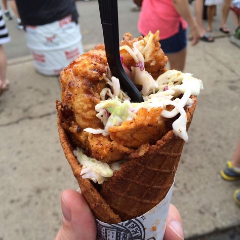 The 9 most insane creations at this year's state and county fairs Carnival Foods, Food Truck Recipes, Carnival Eats, Wisconsin State Fair, State Fair Food, Fried Chicken And Waffles, Food Truck Menu, Fair Foods, Food Truck Food