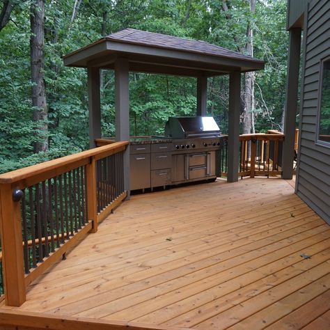 Lake House Deck Ideas, Outdoor Deck Ideas, Lake House Deck, House Deck Ideas, Rustic Deck, Outdoor Kitchen Area, Deck Grill, Deck Addition, Contemporary Backyard