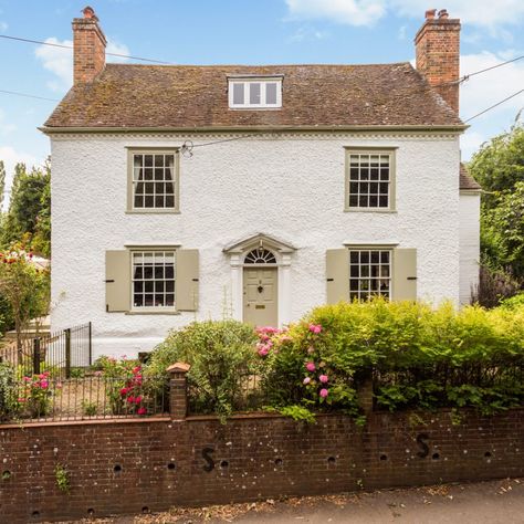 Step inside charming Tranquil House set in the Surrey countryside Tranquil House, British Houses, Cottage Exterior, Cottage Plan, Countryside House, English House, French Country Cottage, English Country House, Farmhouse Exterior