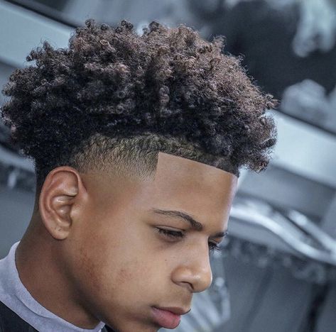 Temp Fade Haircut, Fade Curly Hair, Haircuts For Black Men, Taper Fade Curly Hair, Black Boys Haircuts, Male Haircuts Curly, Black Men Haircut, Drop Fade Haircut, Curly Hair Fade