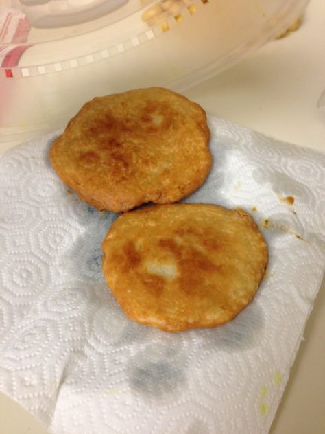 Puerto Rican Arepas Puerto Rican Arepas Recipe, Fried Dough Recipe, Arepas Recipe, Hispanic Dishes, Puerto Rican Cuisine, Puerto Rican Dishes, Puerto Rico Food, Boricua Recipes, Know About Me