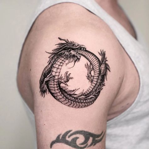 30 Best Ouroboros Tattoo Ideas You Should Check The Ouroboros Tattoo, Dragon Ouroboros Tattoo, Oroborous Art, Ouroboros Dragon Tattoo, Jormungandr Tattoo Norse Mythology, Ouroboros Tattoo Men, Jormungandr Tattoo Design, Oroborous Tattoo, Ouroboros Tattoo Design