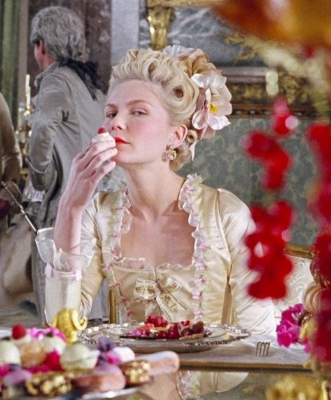 Marie Antoinette Hairstyle, Marie Antoinette Aesthetic, Marie Antoinette Movie, Marie Antoinette 2006, Sun Goddess, Perfume Bottle Design, Sofia Coppola, Kirsten Dunst, Most High