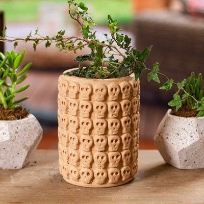 Deity Altar, Altar Ideas, Mexico Gift, Ceramic Flower Pot, Mexican Ceramics, Beige Ceramic, Pattern Ceramic, Flower Pots Outdoor, The Afterlife