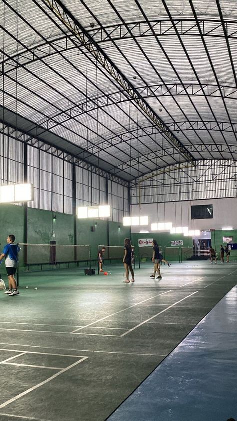 Aesthetic Badminton Photos, Bad Minton Aesthetic, Badminton Fake Story, Badminton Aesthetic Wallpaper, Badminton Court Aesthetic, Badminton Snap, Badminton Girl Aesthetic, Aesthetic Badminton, Bad Minton