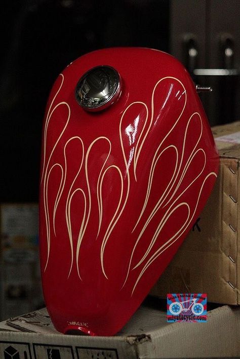 Motorcycle Gas Tank Paint Ideas, Harley Davidson Motorcycles Sportster, Gas Tank Paint, Motos Bobber, Motorcycle Art Painting, Motorcycle Baby, Custom Motorcycle Paint Jobs, Sportster Bobber, Bike Tank