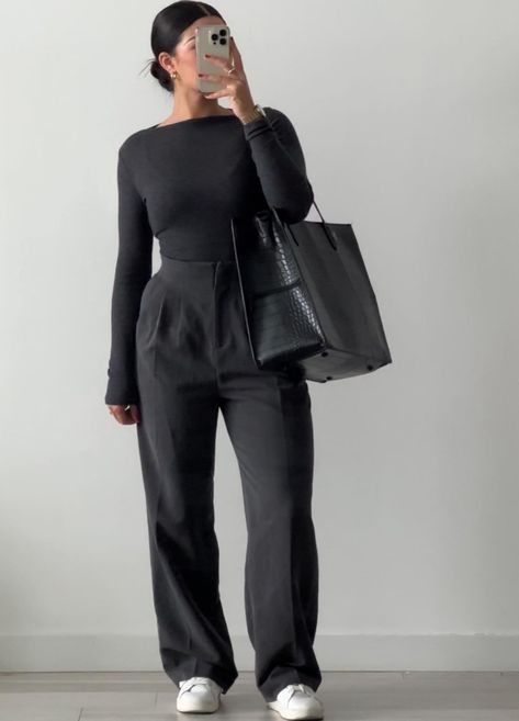 Dark gray grey trouser pants work outfit | monotone casual outfit 2023 Workwear, New Girl Outfits, Grey Pants Outfit, Professional Outfits Women, Pants Outfit Casual, Uni Outfits, Casual Day Outfits, Grey Outfit, Smart Casual Outfit