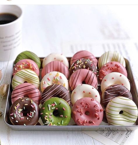 Assorted Donuts Aesthetic, Mini Donut Price List, Mini Donuts Aesthetic, Mini Donut Design, Mini Donuts Packaging, Mini Donuts Decoration, Mini Donuts Ideas, Mochi Donuts Recipe, Donut Aesthetic