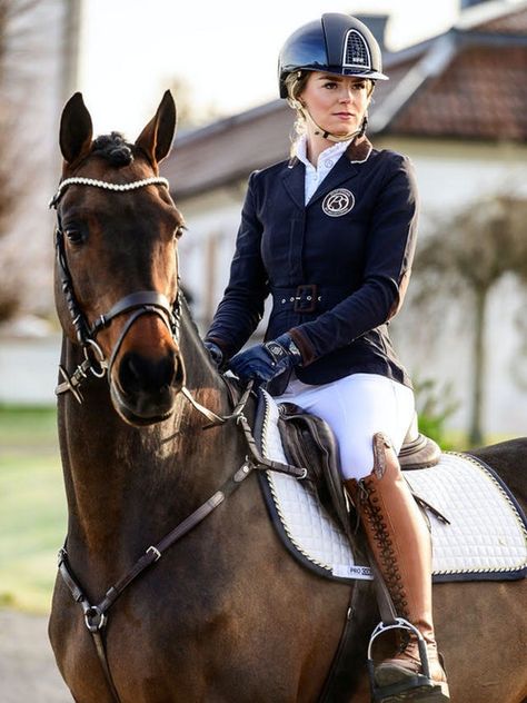 Hunter Jumper Aesthetic, Dressage Outfit, Aesthetic Equestrian, Jumper Aesthetic, Riding Outfit Equestrian, Dressage Fashion, English Riding Outfit, Horse Photography Poses, Horse Riding Aesthetic