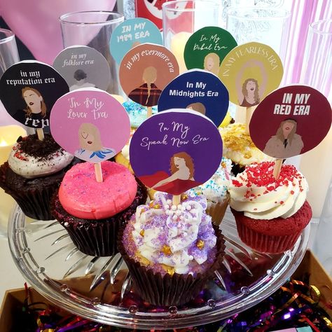 Taylor Swift Album Cupcakes, Taylor Swift Themed Treats, Taylor Swift Themed Dinner, Taylor Swift Cupcake Cake, Taylor Swift Themed Birthday Party Activities, Taylor Swift Inspired Cupcakes, Taylor Swift Themed Birthday Party Food, Taylor Swift Themed Desserts, Taylor Swift Themed Cupcakes