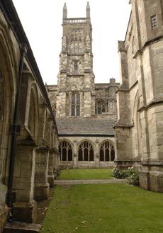 Winchester College Cloister garth: looking north toward the Chapel, Hampshire, England. One of the top public (private) schools, Winchester College was founded in 1384 by William of Wykeham Romanticise School, Winchester College, Hampshire England, Dark Academy, Private Schools, Oxford England, Countryside Landscape, Listed Building, Boarding School