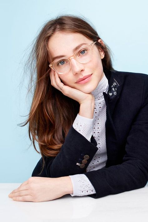 With our wide ranges of clear glasses, we bet you can show any kind of individual image by choosing our stylish clear eyewear to demonstrate your distinct styles. Woman With Glasses, Clear Glasses Frames, Tortoise Shell Glasses, Eyewear Trends, Cute Glasses, Fashion Eye Glasses, نظارات شمسية, Clear Glasses, Warby Parker