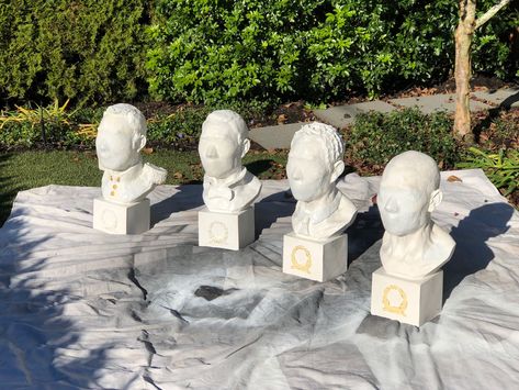 Haunted Mansion Singing Busts, Haunted Mansion Gravestones, Haunted Mansion Diy Props, Diy Haunted Mansion Outdoor Decor, Haunted Mansion Porch Decor, Haunted Mansion House Exterior, Diy Bust, Haunted Mansion Busts Diy, Halloween Haunted Mansion Decor