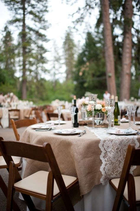 burlap and lace Burlap Tablecloth, Tafel Decor, Lace Runner, Hope Photography, Burlap And Lace, Babies Breath, Burlap Lace, Wedding Tables, Lace Table