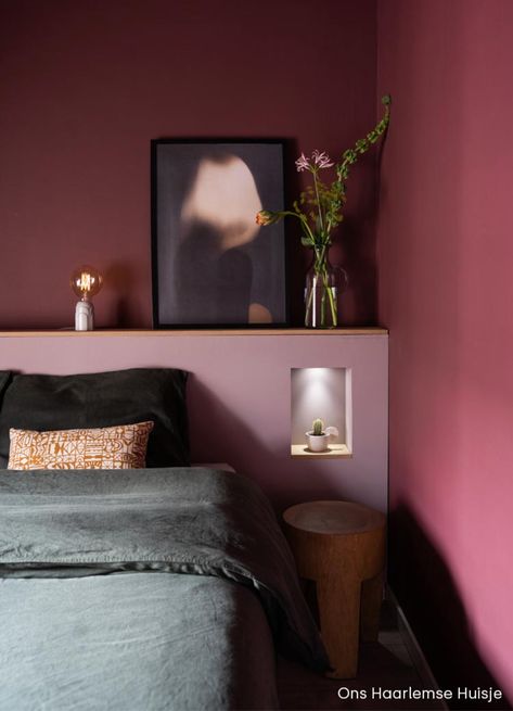 25 Romantic Bedroom Colour Combinations (With Photos) 3 25 Romantic Bedroom Colour Combinations (With Photos) Aubergine Bedroom, Plum Bedroom, Romantic Bedroom Colors, Mauve Bedroom, Bedroom Colour, Bedroom Color Combination, Feminine Bedroom, Dark Bedroom, Bedroom Wall Colors