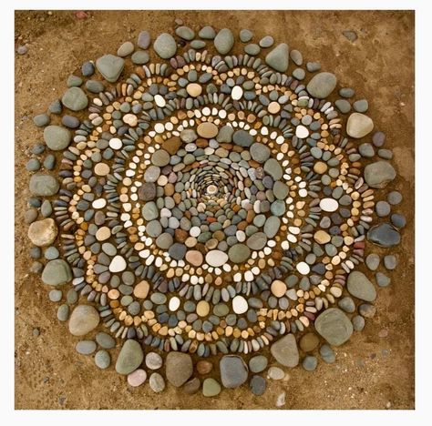 Mosaic Rock Art, Pebble Mosaic Patterns, Permeable Patio, Pebble Sculpture, Rock Mosaics, Rock Mosaic, Pebble Landscaping, Succulent Rock Garden, Diy Outdoor Space