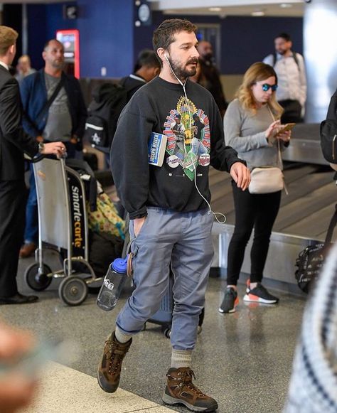 This Is Why Shia LaBeouf Is a Normcore Fashion God Shia Labeouf Style, Plain White Sweatshirt, Normcore Outfits, Normcore Fashion, Herren Style, Shia Labeouf, Men Street, 가을 패션, Mens Street Style