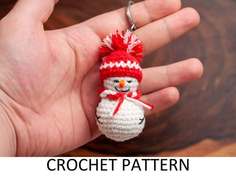 Keychain Crochet Pattern, Christmas Amigurumi, Amigurumi Keychain, Amigurumi Christmas, Cute Amigurumi, Keychain Crochet, Crochet Snowman, Crochet Keychain, Christmas Crochet