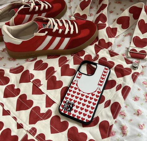 Harry Styles Shoes, Satellite Stompers, Harry Styles Concert Outfits, Harry Styles Concert Outfit Ideas, Hslot Outfit Ideas, Harry Styles Concert Outfit, Harry Outfits, Harry Core, Harry Styles Outfit