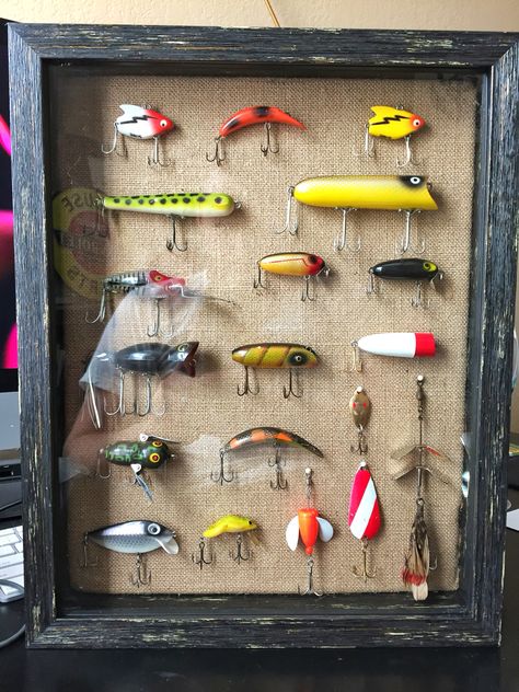 My home made fishing lure shadow box. Camping Theme Bedroom, Fishing Bedroom, Fishing Lures Display, Fish Bathroom, Old Fishing Lures, Fishing Australia, Antique Fishing Lures, Shimano Fishing, Fishing Boots