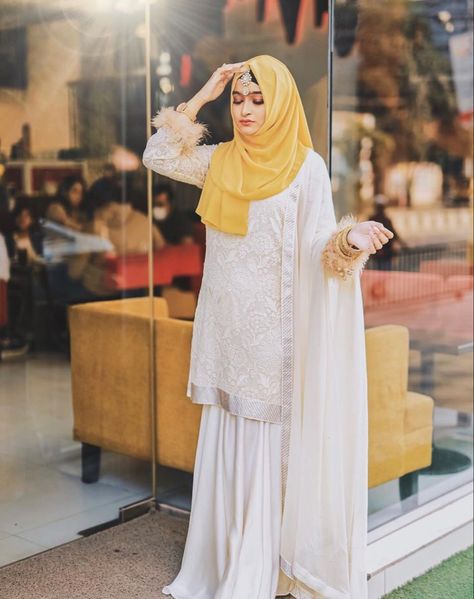 Garara With Hijab, White Dress Pakistani, Desi Hijabi, Garara Design, Adhvik Mahajan, White Pakistani Suit, Designer Suits For Wedding, Shadi Dress, Wedding Hijab Styles