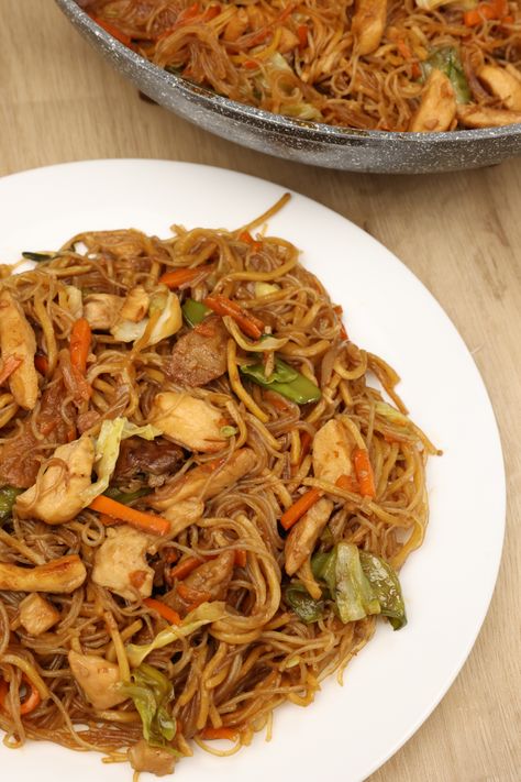 Pancit Bihon Canton Recipe - Best Filipino Meryenda Best Pancit Recipe Filipino, Filipino Dinner Recipes, Bihon Recipe, Pancit Canton Recipe, Filipino Dinner, Filipino Pancit, Pancit Bihon, Pancit Recipe, Pancit Canton