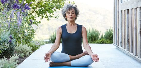 Science has finally caught up to give a definitive answer whether your yoga and meditation practice is the secret to longevity. Kirtan Kriya, Kundalini Mantra, Yoga For Seniors, Perfect Posture, Gentle Yoga, Weight Problems, Better Posture, Kundalini Yoga, Yoga Sequences