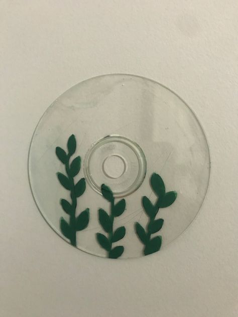 Clear Disk Painting Ideas, Clear Cd Painting Ideas, Painting Ideas Green, Cd Art Easy, Cd Painting Ideas, Plants Painting, Painted Records, Cd Idea, Cd Wall Art