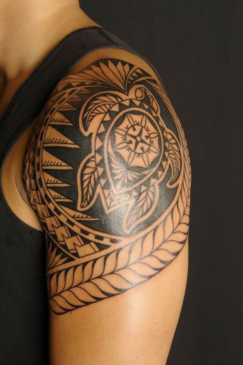 Shoulder Tattoos For Men - Designs on Shoulder for Guys Polynesian Tattoo Designs Shoulder, Filipino Polynesian Tattoo, Tattoo Tortuga, Manaquin Art, Eli Tattoo, Tongan Tattoo, Hippie Tattoos, Hawaiian Turtle Tattoos, Maori Tattoo Frau