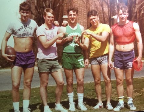 Men of 1980 Men In Crop Tops 80s, 1980s Fashion Mens, 80s Sports Fashion, Y2k Fashion Men, Men Crop Top, 80s Mens Fashion, Mens Crop Tops, 80s Sportswear, 80s Sports