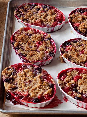 Berry Crumble Recipe, Barefoot Contessa Recipes, Baked Desserts, Berry Crisp, Berry Crumble, Ina Garten Recipes, Fruit Crisp, Dessert Aux Fruits, Crumble Recipe