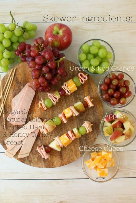 Party Kebab Ideas, Meat And Cheese Appetizer Skewers, Meat And Cheese Screwers, Grape Cheese Skewers, Turkey And Ham Charcuterie Board, Fruit And Cheese Appetizers, Fruit Turkey Kabobs, Veggie Skewers Appetizers, Meat And Cheese Skewers