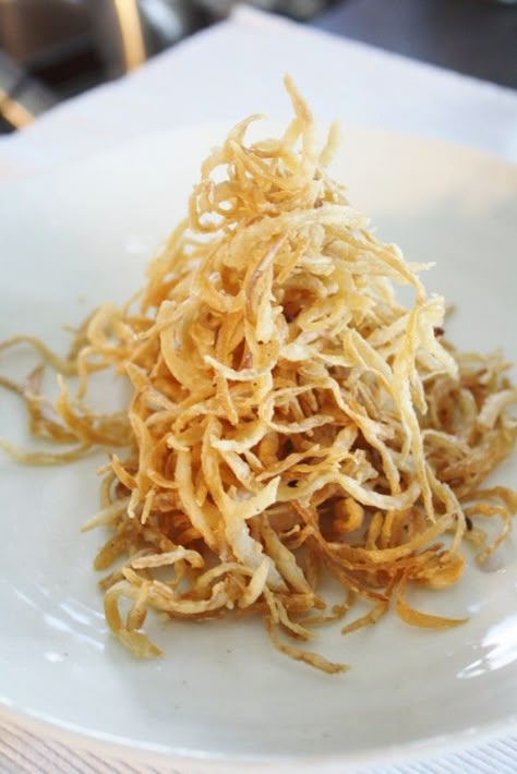 Breaded Vegetables, Onion Straws Recipe, American Salad, Onion Straws, Onion Strings, Blooming Onion, French Fried Onions, Pellet Grills, Just A Pinch Recipes