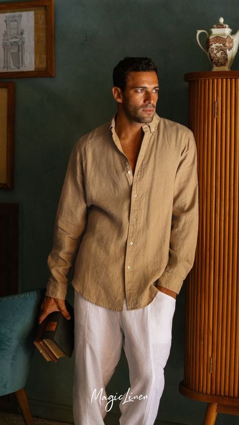 Boho Clothing Men, Painter Outfit, Mens Linen Outfits, Linen Shirt Outfit, Button Down Outfit, Wrinkled Clothes, Linen Men, Shirt Linen, Comfortable Outfit