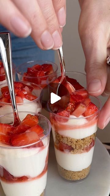 Strawberry Desserts Cups, Strawberry Cream Dessert, Strawberry Parfait Desserts, Strawberry Shortcake Strawberries, Parfait Recipes Dessert, Cheesecake Parfait Cups, No Bake Strawberry Cheesecake Cups, No Bake Strawberry Desserts, Recipes Using Fresh Strawberries