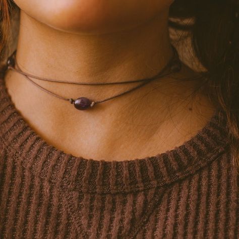 Simple Boho Jewelry, Hippie Choker Necklace, Choker Aesthetic, Diy Choker Necklace, Earthy Necklace, Diy Choker, Cord Choker, Dainty Choker Necklace, Simple Choker