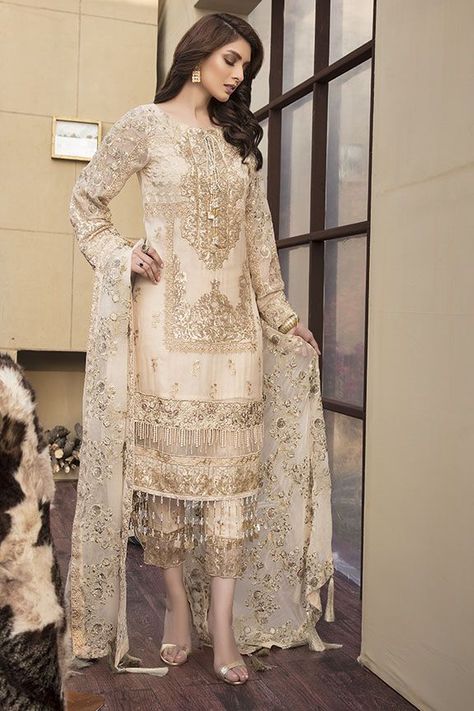 Stylish New Motifz Luxury Chiffon Collection  For Yr 19 Styles Hand Embellishment, Pakistani Party Wear Dresses, Pakistani Designer Clothes, Pakistani Party Wear, Gaun Fashion, Printed Dupatta, Mode Abaya, Formal Suit, Chiffon Collection