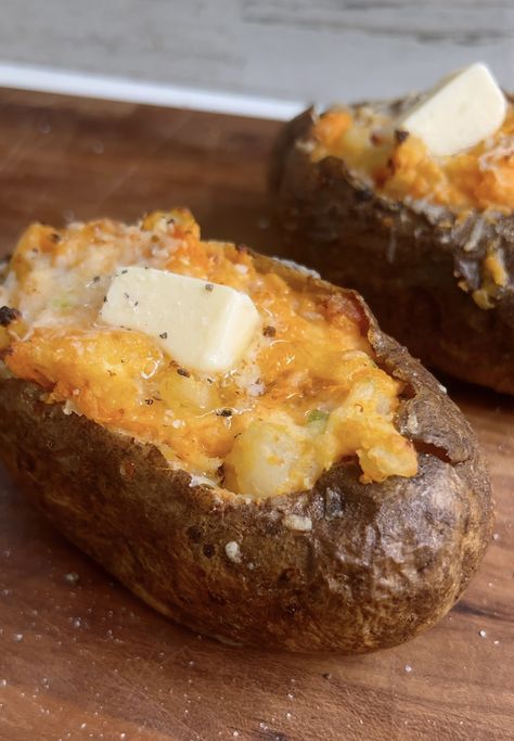 Twice Baked Marbled Potatoes Twice Baked, Twice Baked Potatoes, Potato Skins, Baked Potatoes, Crumbled Bacon, Russet Potatoes, Looks Yummy, Good Ole, Roasted Garlic