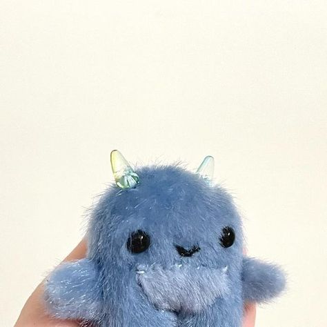 SophCraftsUK on Instagram: "Close up of the little mini monster! These minis are so cute to make and each one of designed by me, made by hand, and completely unique ♥️🌸 #gift #artbear #minibear #smallbusiness #smallbusinesssupport #smallbusinessuk #plushies #plushie #monster #love" Plushie Inspiration, Small Plushies, Plushies Diy, Small Business Uk, Mini Monster, Stuffed Toys, Art Journal Inspiration, Journal Inspiration, Art Journal