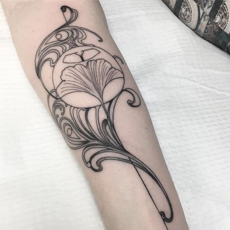 Piece I started the other day @leatherneckstattoo @eastsideink #geraldfelicianotattoo #tattoo #tattoos #nyctattoos #Eastsideink… Art Nouveau Floral Tattoo, Tato Geometris, 6 Tattoo, Moon Illustrations, Fleurs Art Nouveau, Art Deco Tattoo, Art Nouveau Tattoo, Nouveau Tattoo, Tattoo Moon