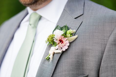 Zinnia Boutonniere, Summer Boutonniere, Blush Boutonniere, Summer Groom, Realistic Wedding, Rooftop Wedding, Grey Suit, Whimsical Wedding, Local Florist