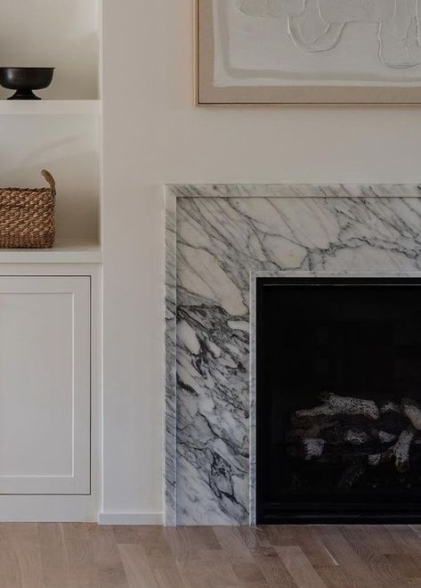 Fireplace Surrounds Stone, Marble Hearth Fireplace, Quartz Fireplaces, Marble Around Fireplace, Long Fireplace Mantle, Fireplace Mantle Modern, Modern Fireplace Hearth, Dark Marble Fireplace, Gas Log Fireplace Ideas